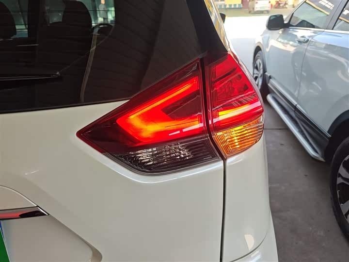 Фото 8 - Nissan X-Trail