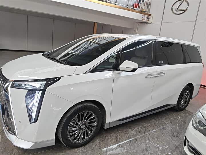 Photo 5 - GAC Trumpchi M8