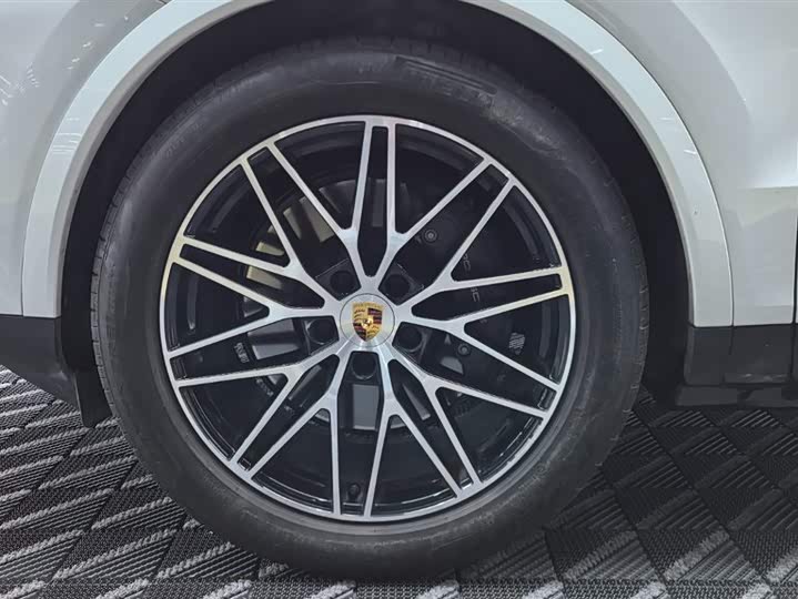 Фото 8 - Porsche Cayenne