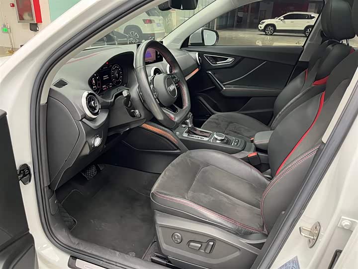 Фото 11 - Audi Q2L