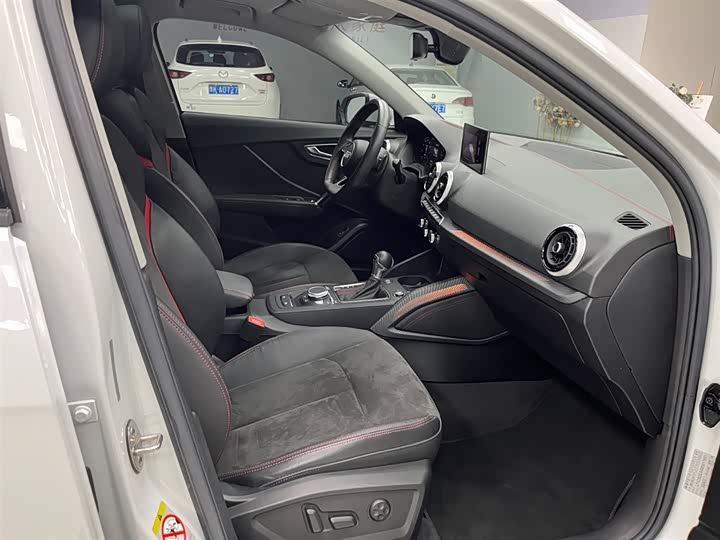 Фото 13 - Audi Q2L