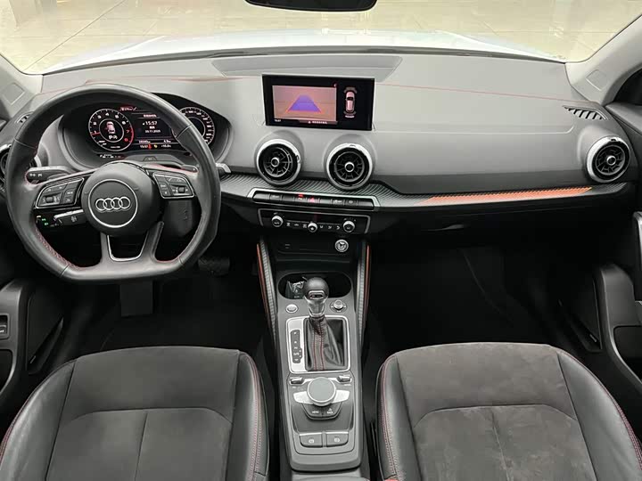 Фото 2 - Audi Q2L