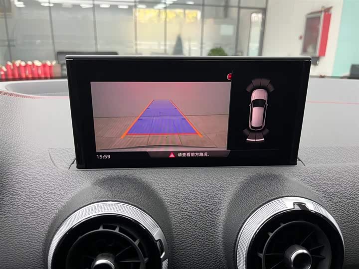 Фото 6 - Audi Q2L