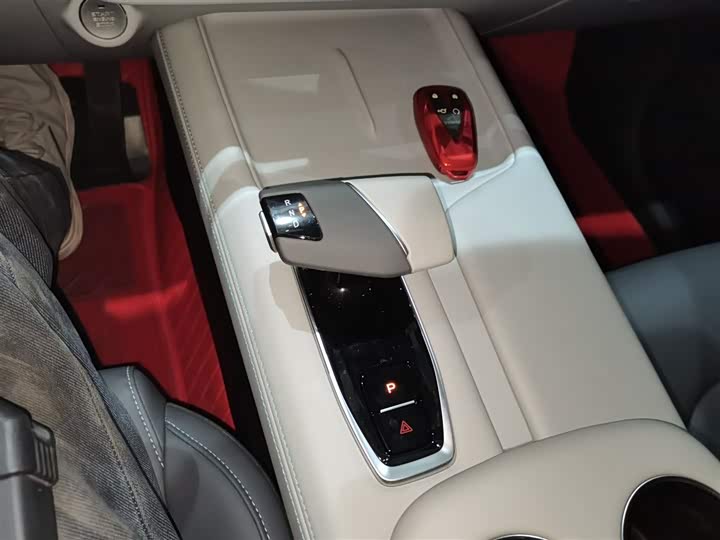 Фото 14 - Changan UNI-Z