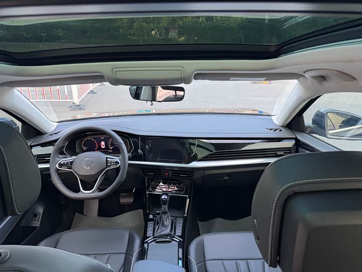 Фото 16 - Volkswagen Passat