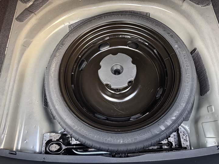 Фото 18 - Volkswagen Passat