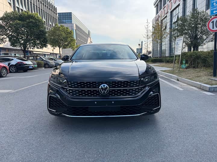 Фото 3 - Volkswagen Passat