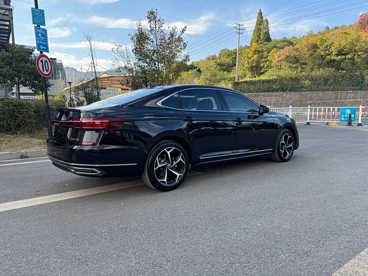 Фото 5 - Volkswagen Passat