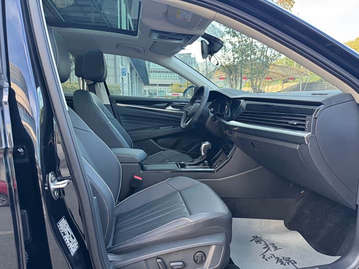 Фото 9 - Volkswagen Passat