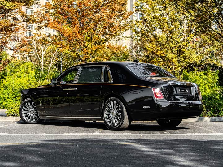 Фото 4 - Rolls-Royce Phantom