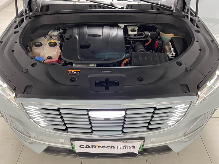 Фото 14 - Geely Monjaro L Hybrid