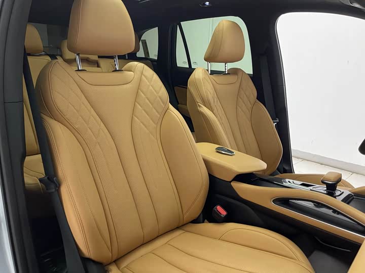 Фото 16 - Geely Monjaro L Hybrid