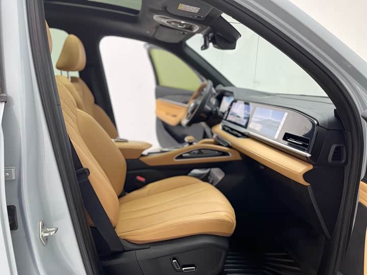 Фото 17 - Geely Monjaro L Hybrid