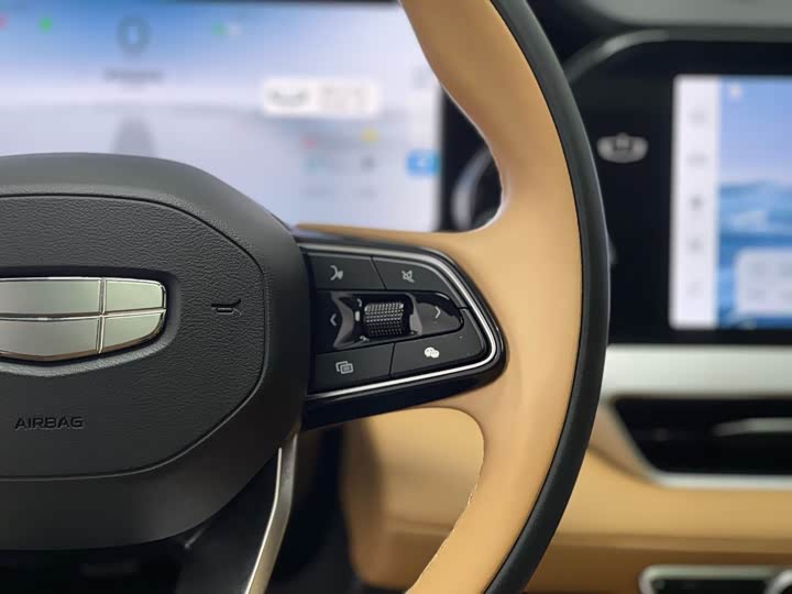 Фото 22 - Geely Monjaro L Hybrid