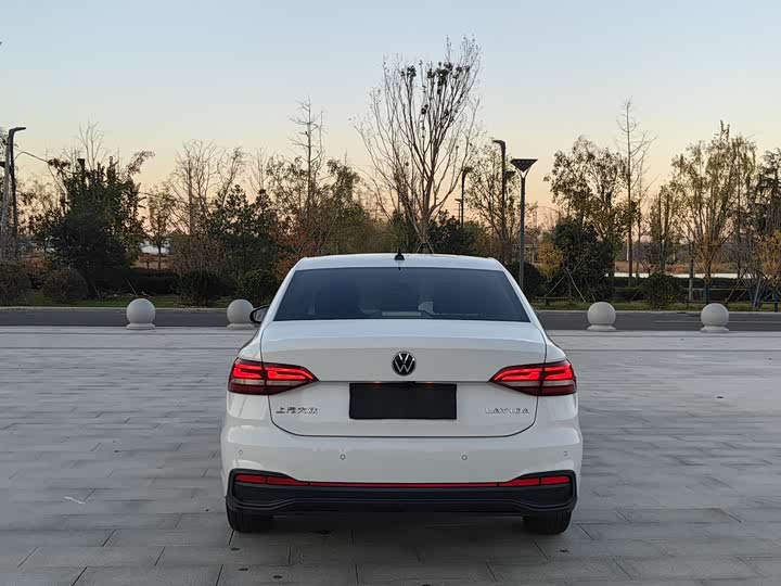 Фото 5 - Volkswagen Lavida