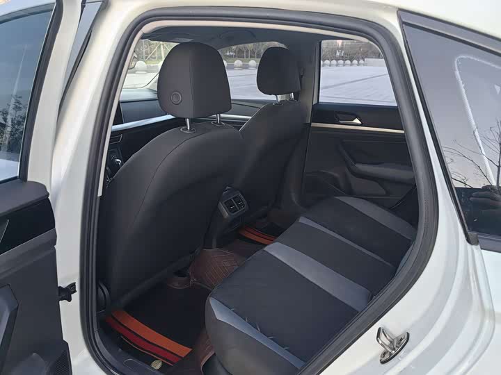 Фото 7 - Volkswagen Lavida