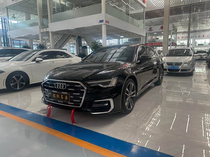 Фото 1 - Audi A6L