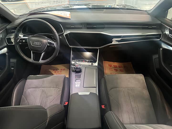 Фото 11 - Audi A6L