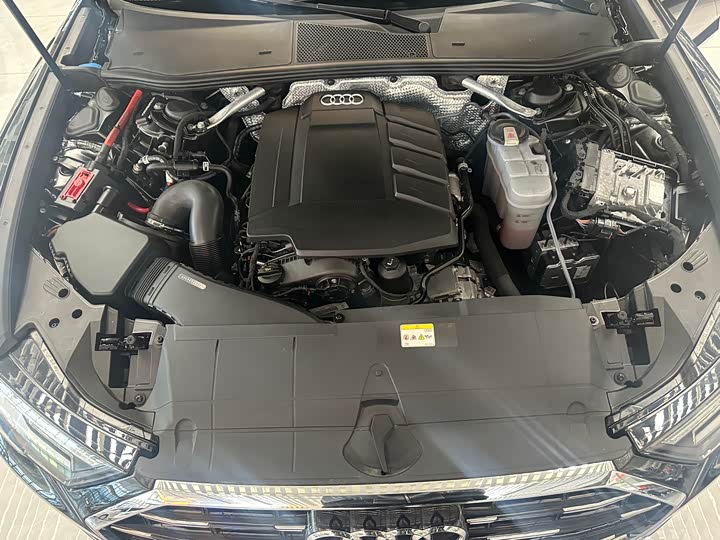 Фото 13 - Audi A6L