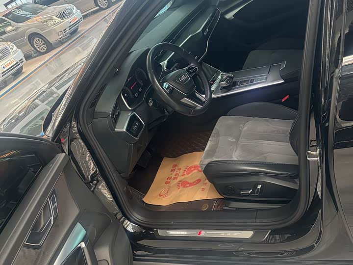 Фото 5 - Audi A6L