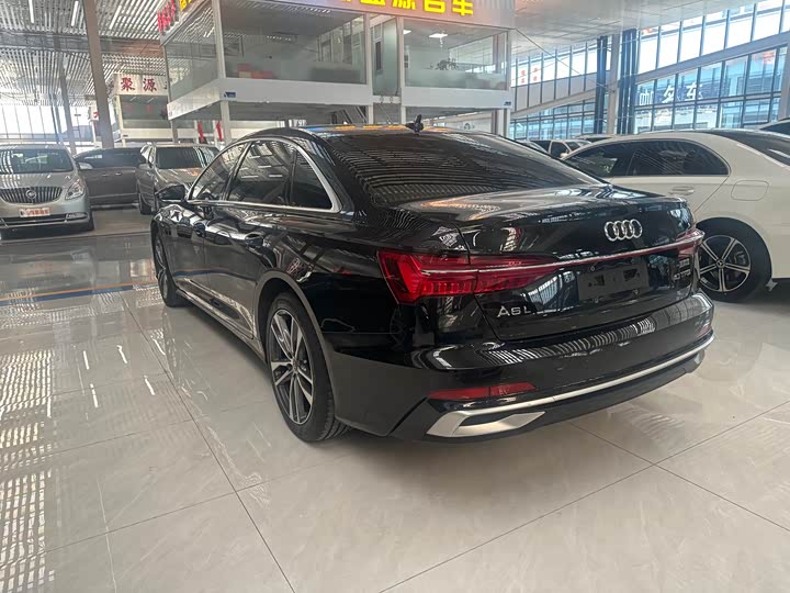 Фото 7 - Audi A6L