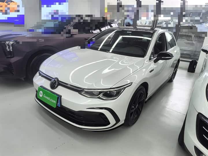 Фото 1 - Volkswagen Golf