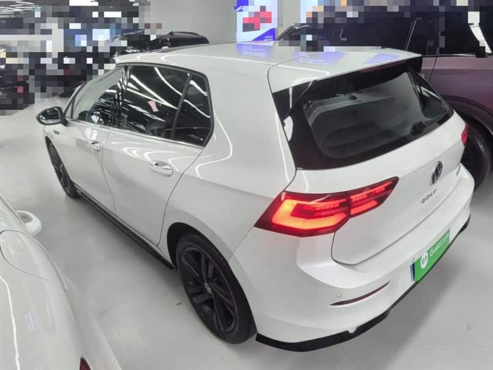 Фото 5 - Volkswagen Golf