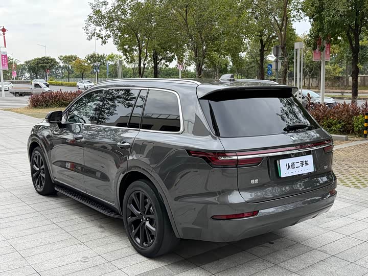 Фото 10 - LiXiang One