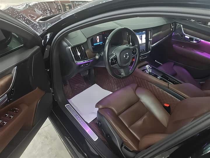 Фото 16 - Volvo S90