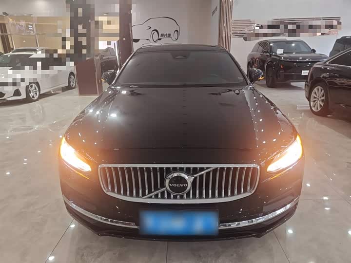 Фото 3 - Volvo S90