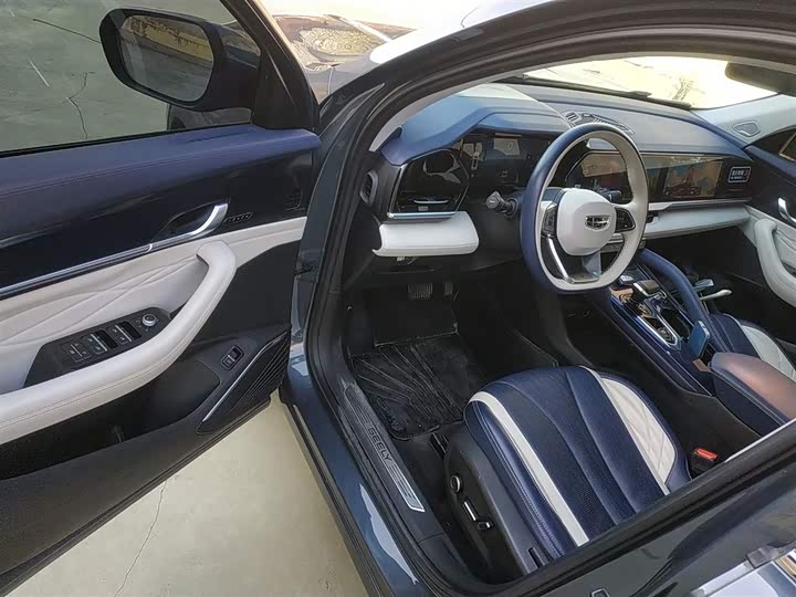 Фото 16 - Geely Monjaro