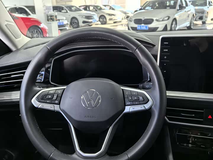 Фото 16 - Volkswagen Sagitar L