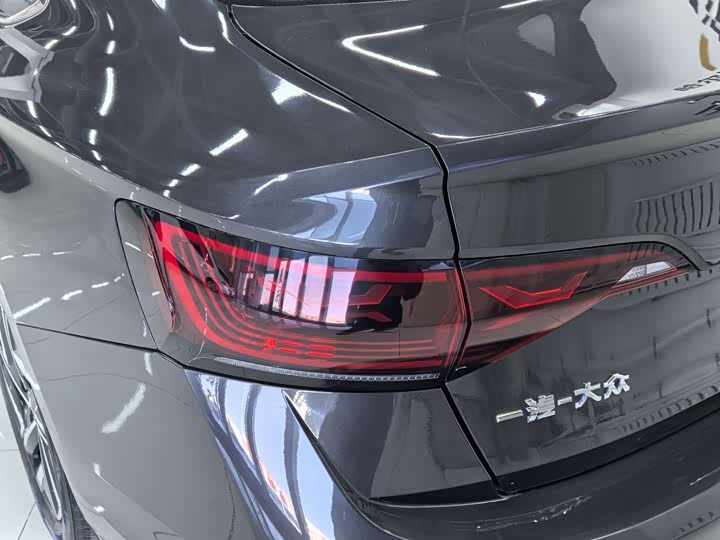 Фото 18 - Volkswagen Sagitar L