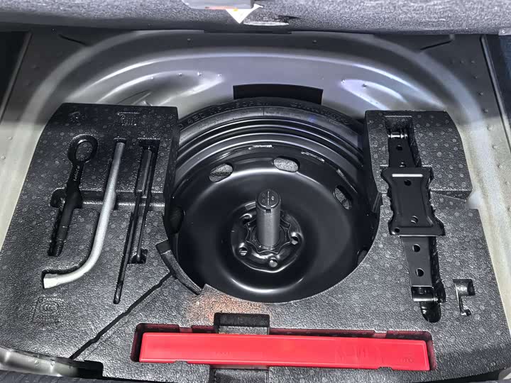 Фото 19 - Volkswagen Sagitar L