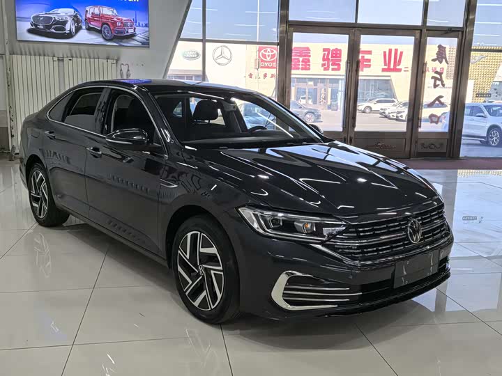 Фото 2 - Volkswagen Sagitar L