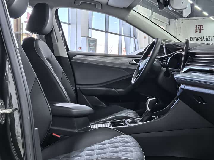 Фото 20 - Volkswagen Sagitar L