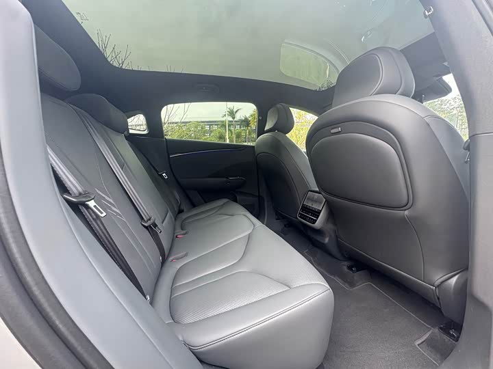 Фото 10 - XPeng G7