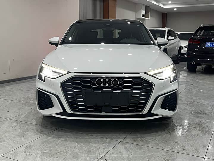 Фото 2 - Audi A3