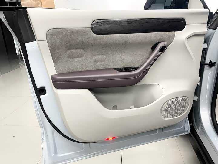 Фото 8 - Leapmotor C11