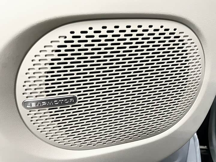 Фото 9 - Leapmotor C11