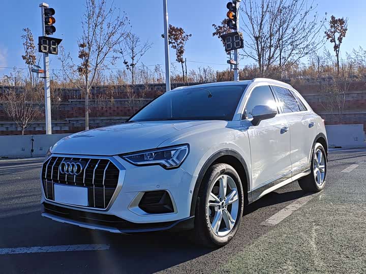 Фото 1 - Audi Q3