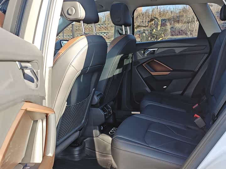 Фото 11 - Audi Q3