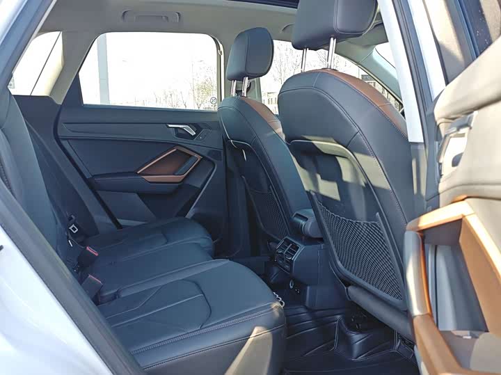 Фото 13 - Audi Q3