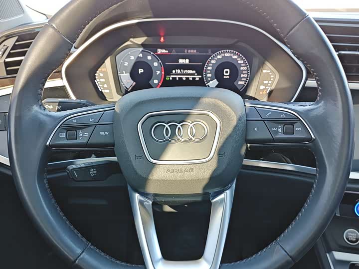 Фото 16 - Audi Q3