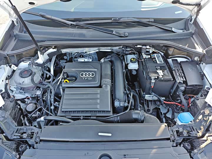 Фото 23 - Audi Q3