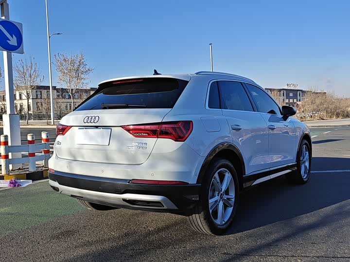 Фото 4 - Audi Q3