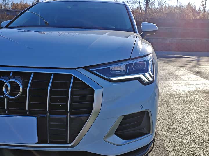 Фото 8 - Audi Q3