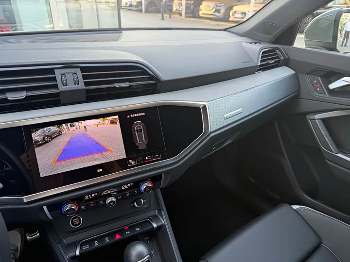 Фото 12 - Audi Q3