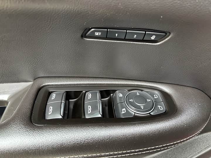 Фото 14 - Cadillac XT5