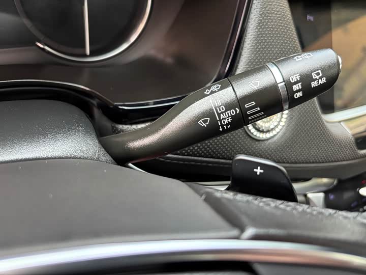 Фото 20 - Cadillac XT5